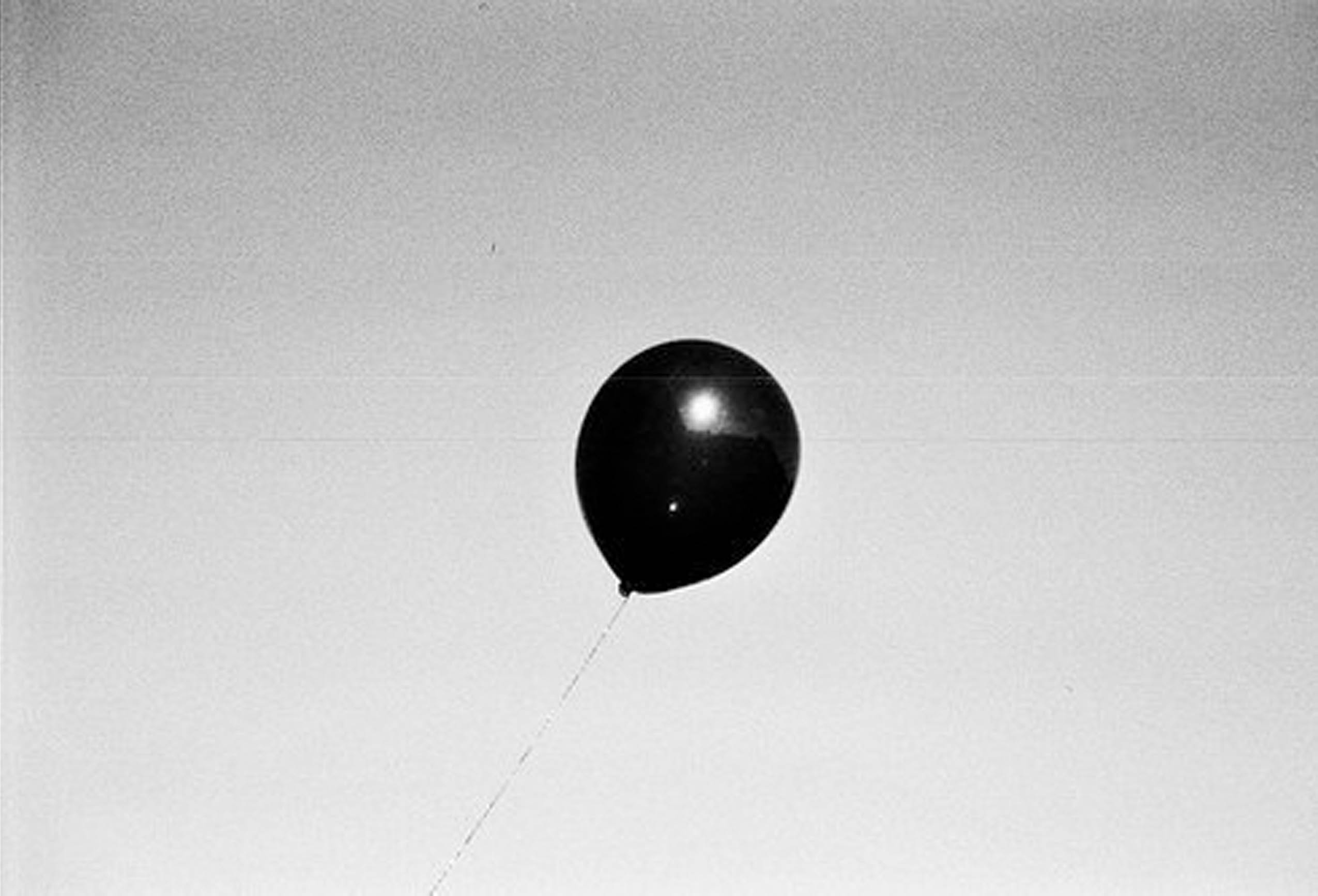 Черный воздушный шар